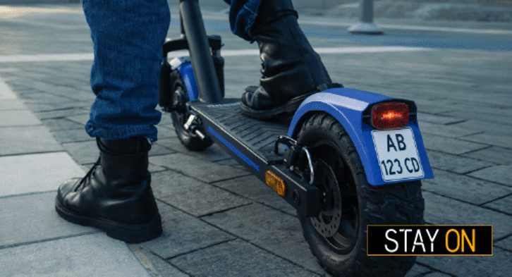 Obbligo targa monopattini: cosa prevede la legge in Italia